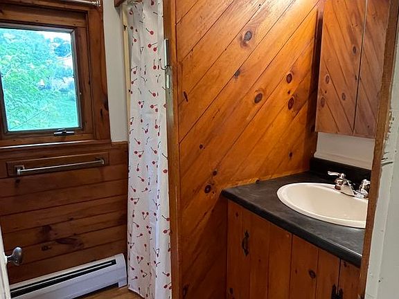 5th image of 82 Winter St #3
