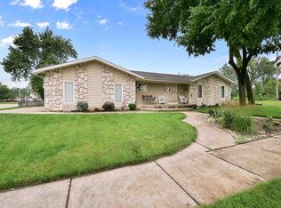 1215 Dawnan Dr, Fort Wayne, IN 46816