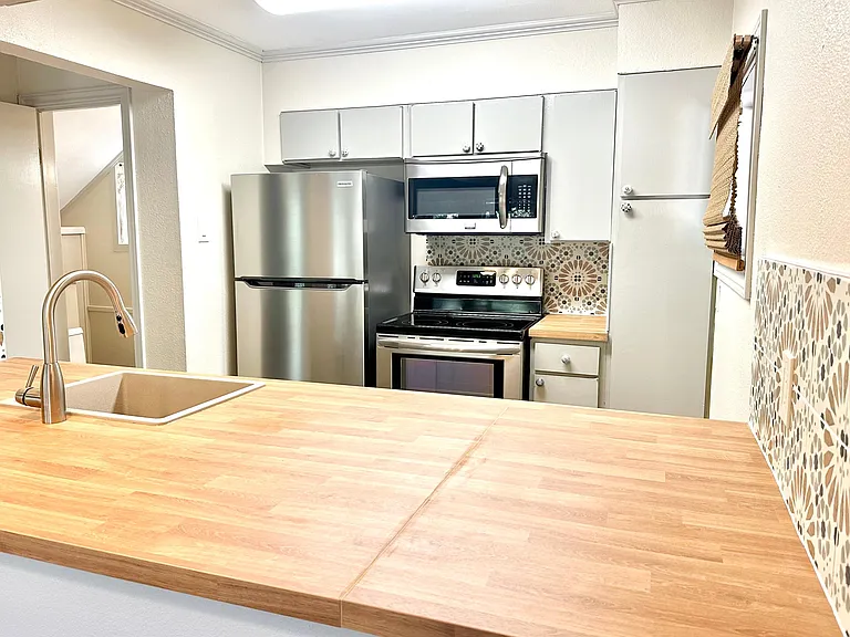 1700 E Side Dr #B — Photo 6