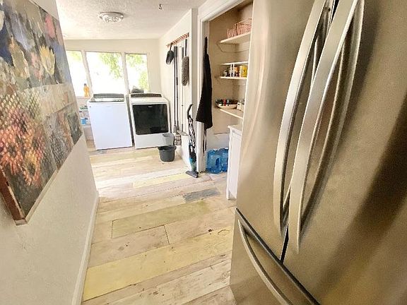 4th image of 1021 21st St NW