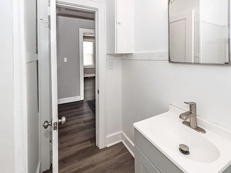 2620 Woodlawn Ave — Photo 19