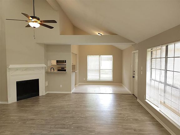 4th image of 16303 Napa Vine Dr