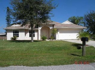 991 SE Breakwater Ave, Port Saint Lucie, FL 34983