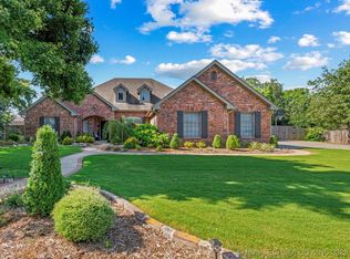2805 Kingston Ct, Bartlesville, OK 74006