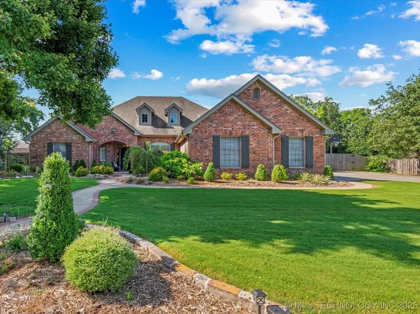 2805 Kingston Ct, Bartlesville, OK 74006
