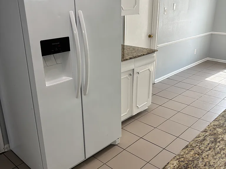 3730 Fairfield Ave #205 — Photo 8