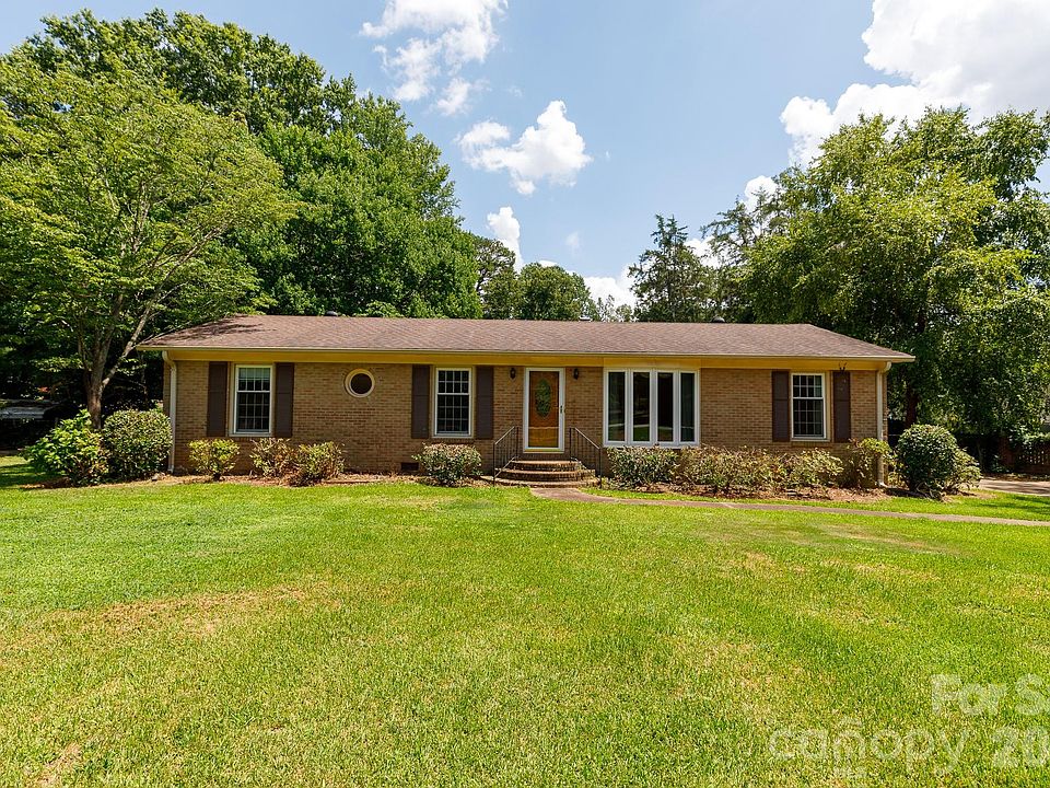 1st image of 260 Plantation Rd