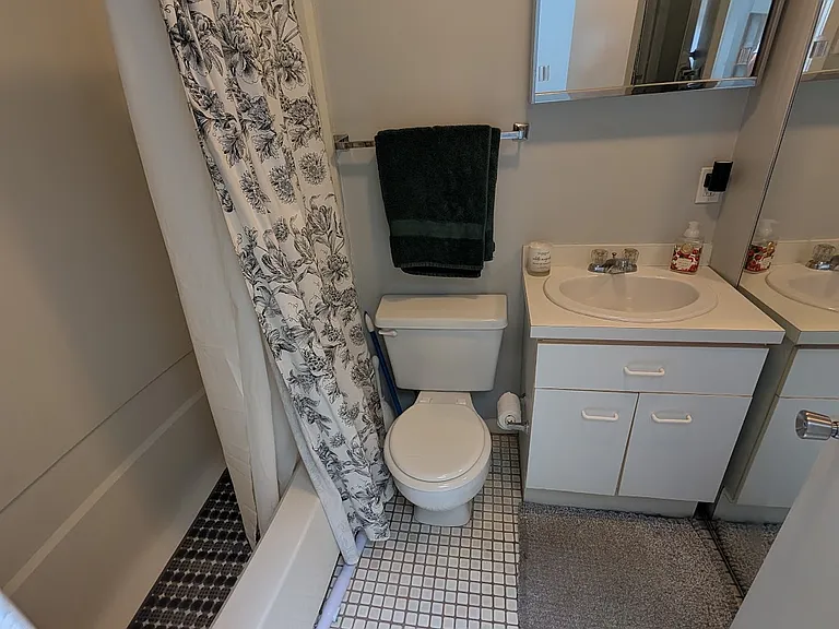 4700 Alden Ave #5 — Photo 9