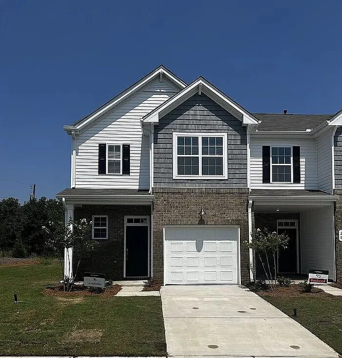 3 bed, 2.5 bath, $2,000 — Photo 1