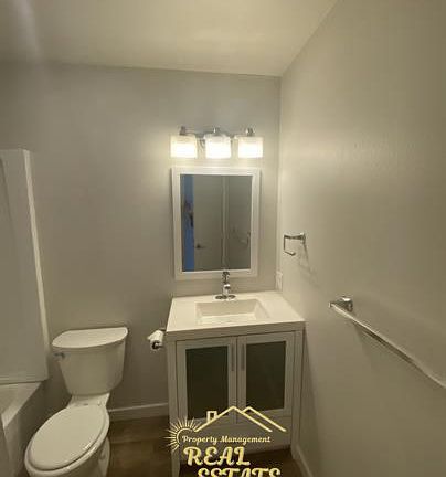 4th image of 717 SW 6th St #18