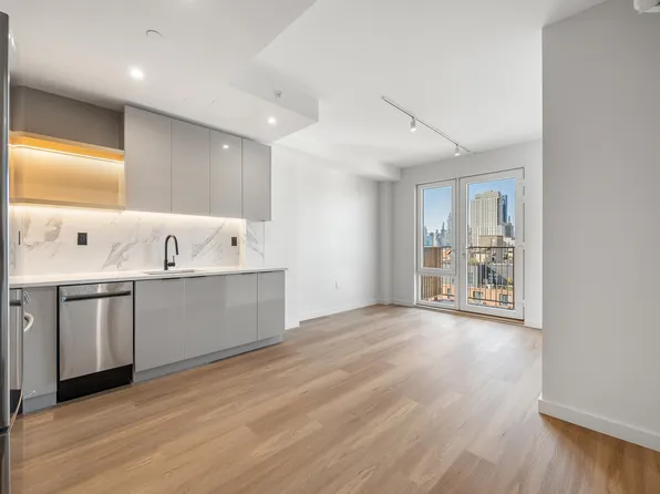 16 West Street image 2 of 30