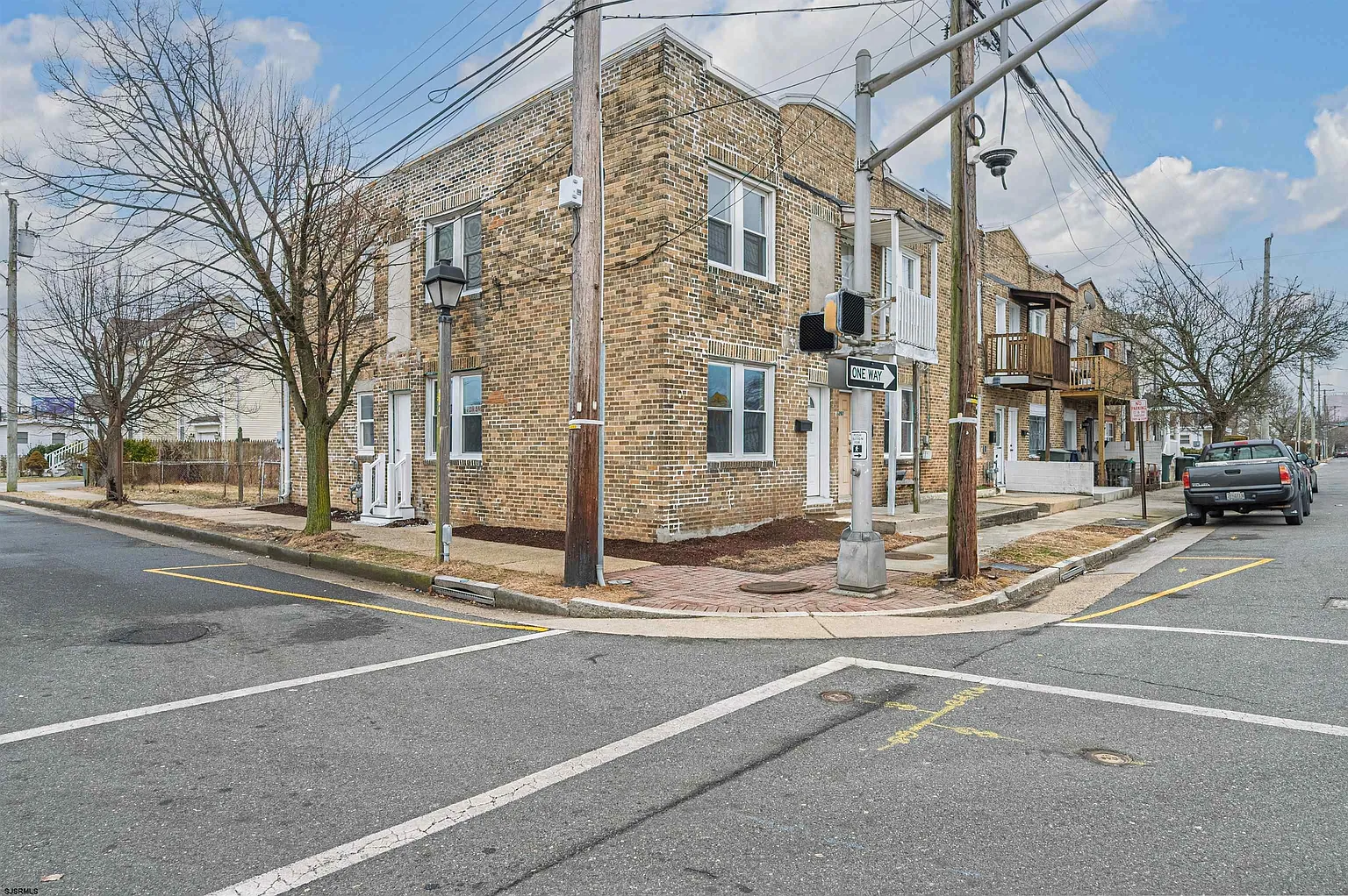 1263 N Ohio Ave photo 1