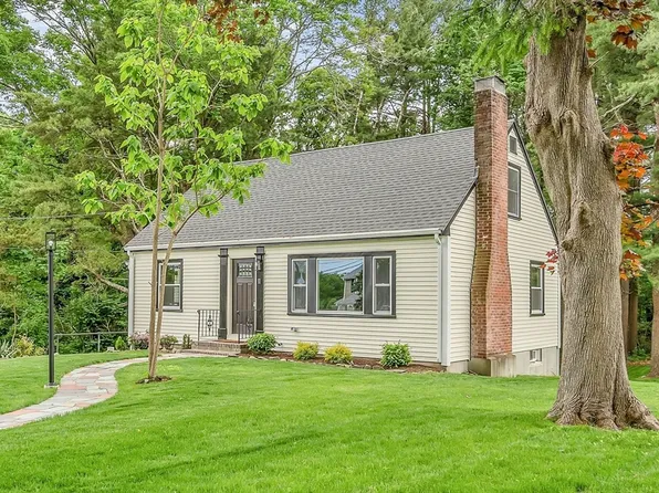 11 Autumn Cir, Canton, MA 02021