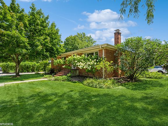2nd image of 3330 Dartmouth Pl
