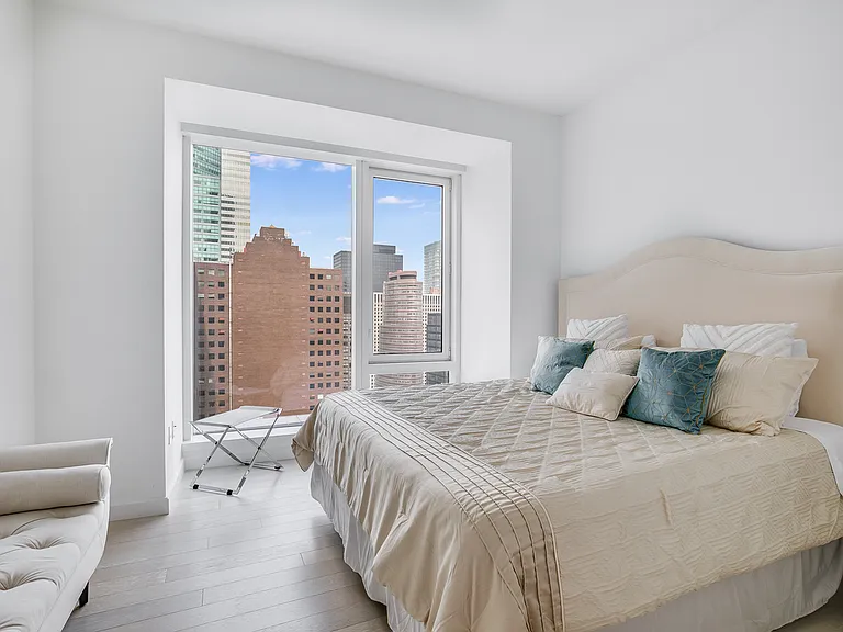 138 E 50th St #35A — Photo 12