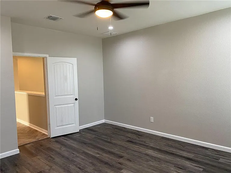 712 Estes Park — Photo 17