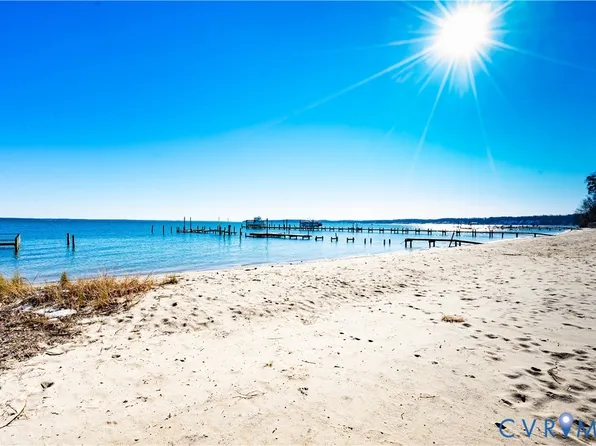 611 Jones Point Beach Rd, Laneview, VA 22504