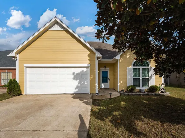 1144 Amberley Woods Dr, Helena, AL 35080