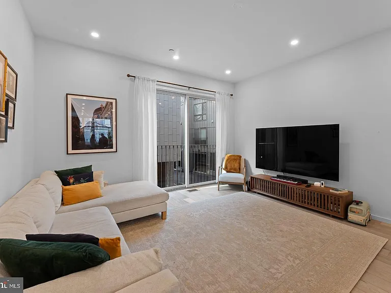 312 Poplar St — Photo 11