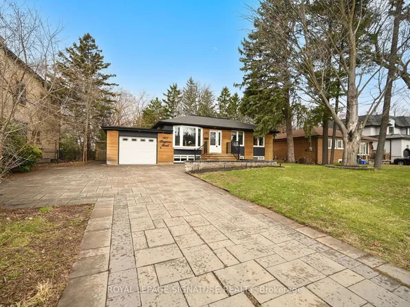 1207 Pinegrove Rd, Oakville, ON L6L 2W8