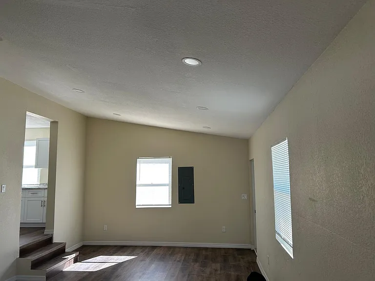 371 Banyan Ave — Photo 7