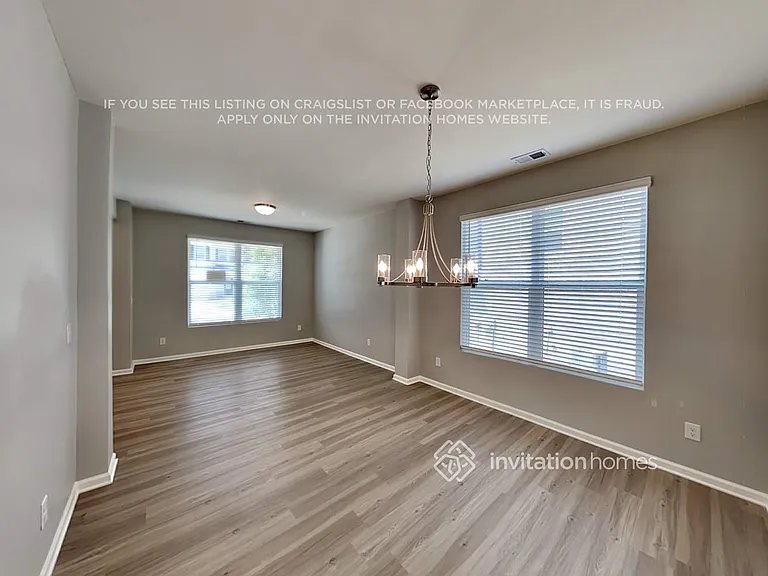 229 N Fortune Way — Photo 8