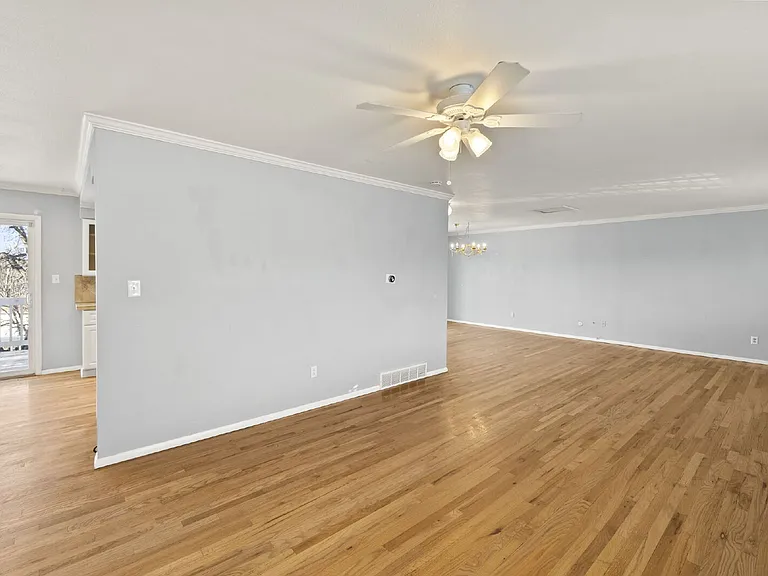 304 Cielo Vista St — Photo 4