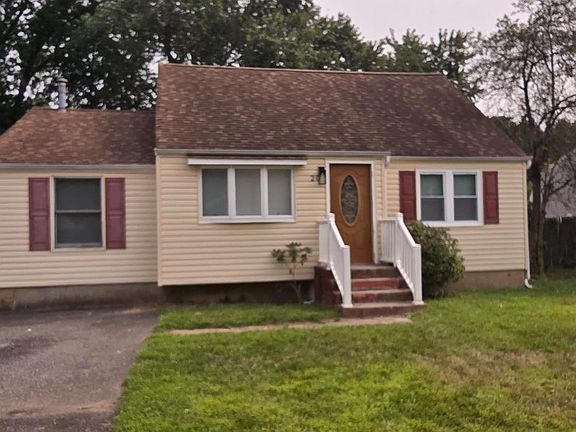 2nd image of 20 Borghaus Rd