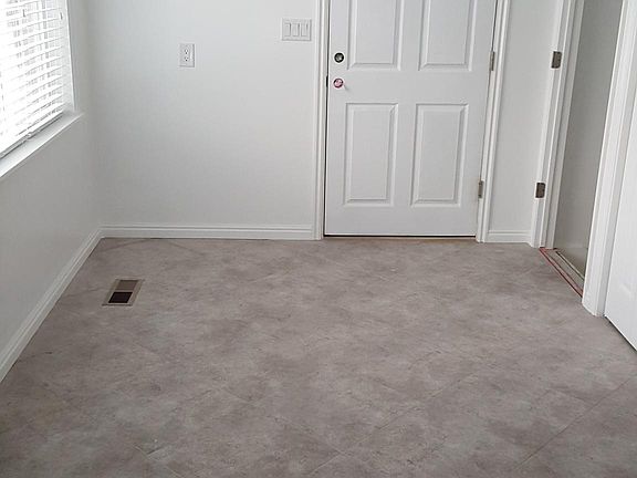 5th image of 3423 S Pioneer St