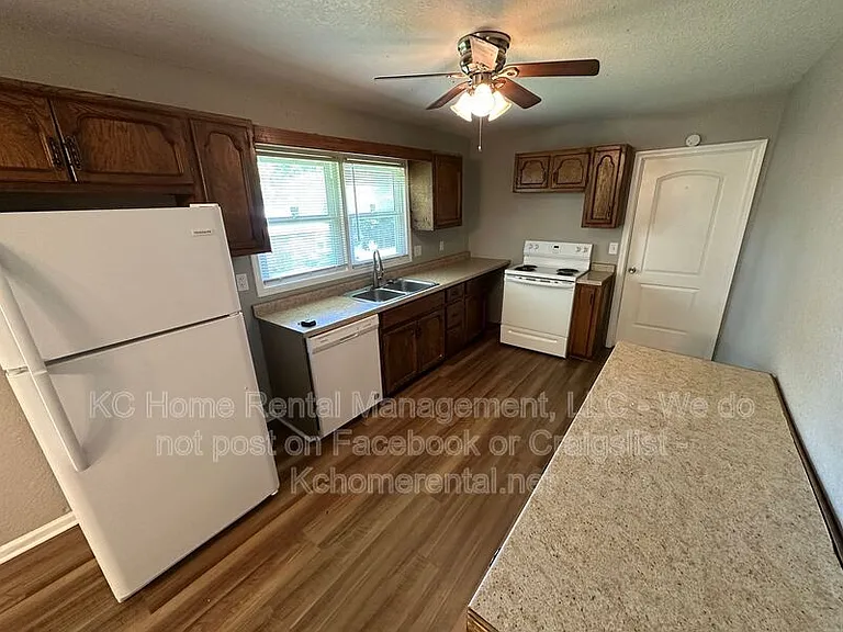 515 S Forest Ave — Photo 2