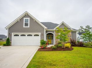 55 Meon Ln, Hampstead, NC 28443