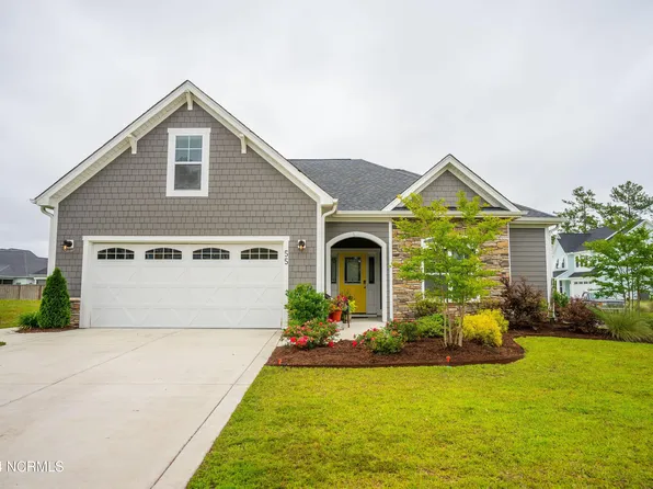 55 Meon Ln, Hampstead, NC 28443