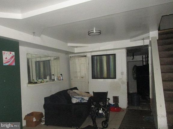 4th image of 1921 Ruan St
