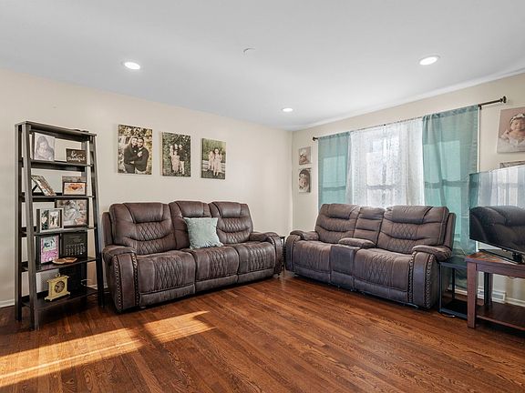 5th image of 17126 Central Park Ave