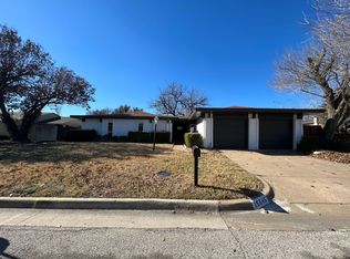 15646 Kingscrest Cir, Dallas, TX 75248