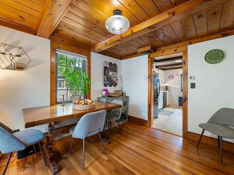 31 Braeburn Rd — Photo 16