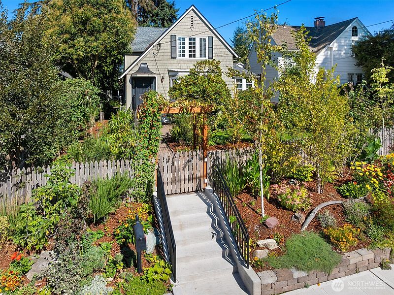 2nd image of 1912 Gregory Way