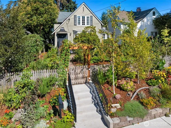 1912 Gregory Way, Bremerton, WA 98337