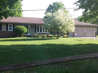 10215 E Fort Rd, Suttons Bay, MI 49682