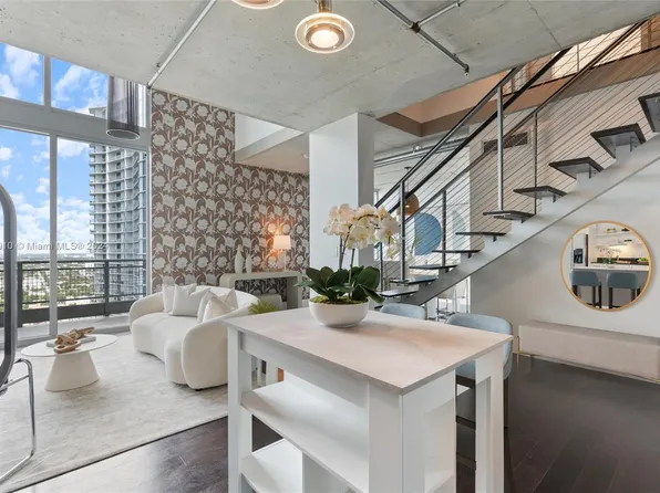 690 SW 1st Ct #Penthouse 124, Miami, FL 33130