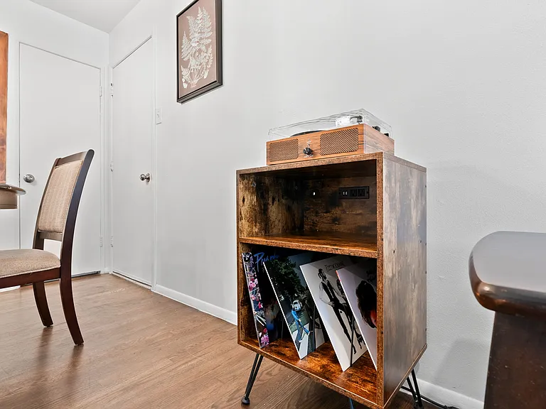 813 Riderwood Dr — Photo 10