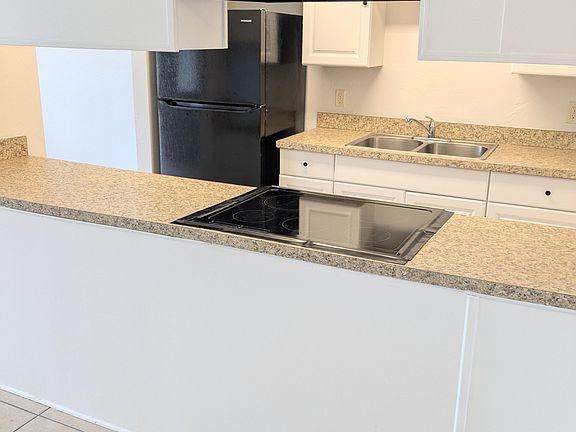 4th image of 2927 India Palm Dr #2927