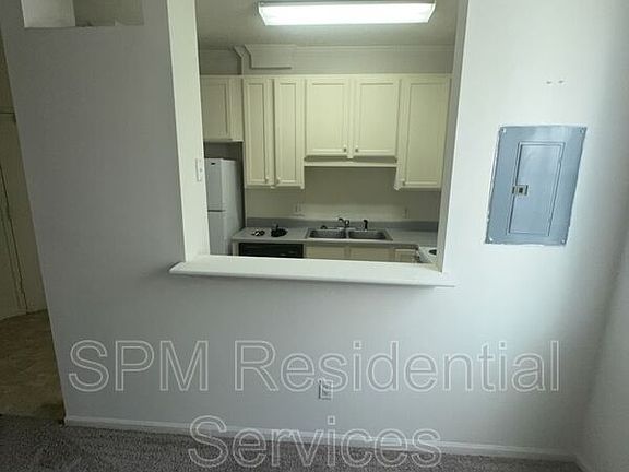 3rd image of 2705 Mayfair Dr #H-201