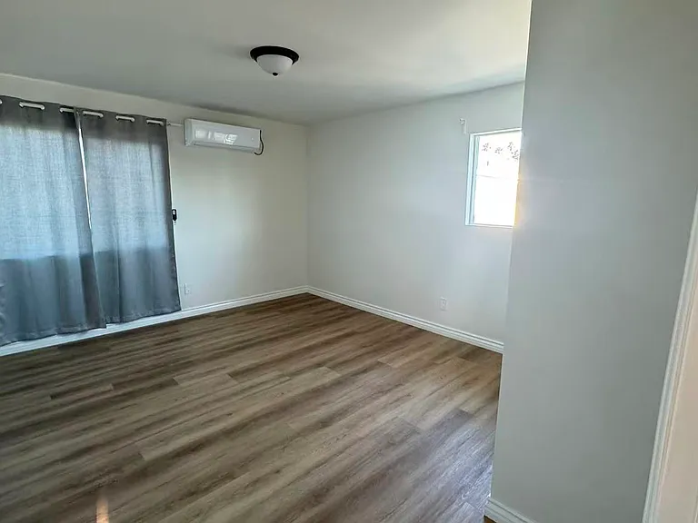 7913 Dorothy St — Photo 2
