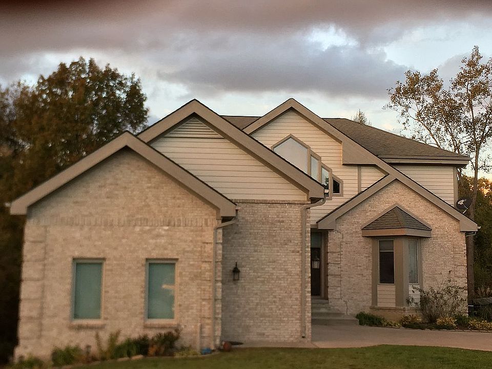 1st image of 316 Madeleine Ln