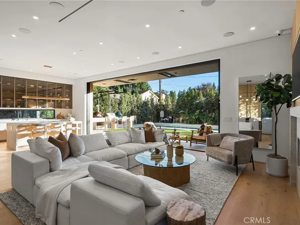 14758 Morrison St, Sherman Oaks, CA 91403