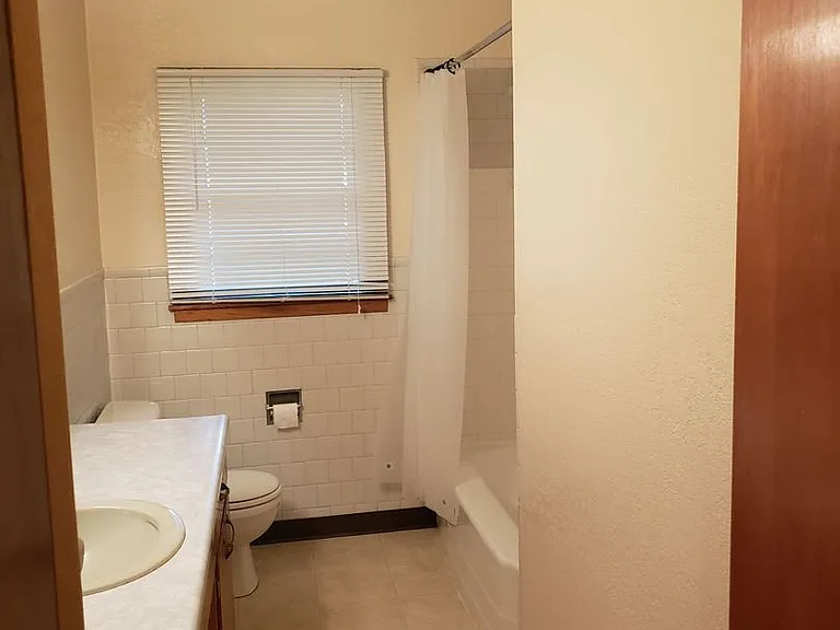 23 E Bloomer St #21 — Photo 3