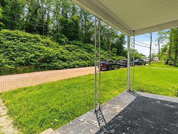 4th image of 1567 Princeton Blvd