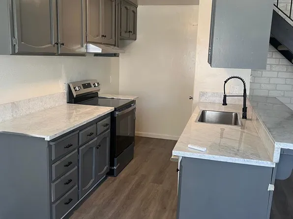 4989 N Holt Ave APT 101, Fresno, CA 93705