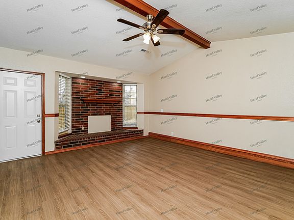 3rd image of 1319 W Gulfport St